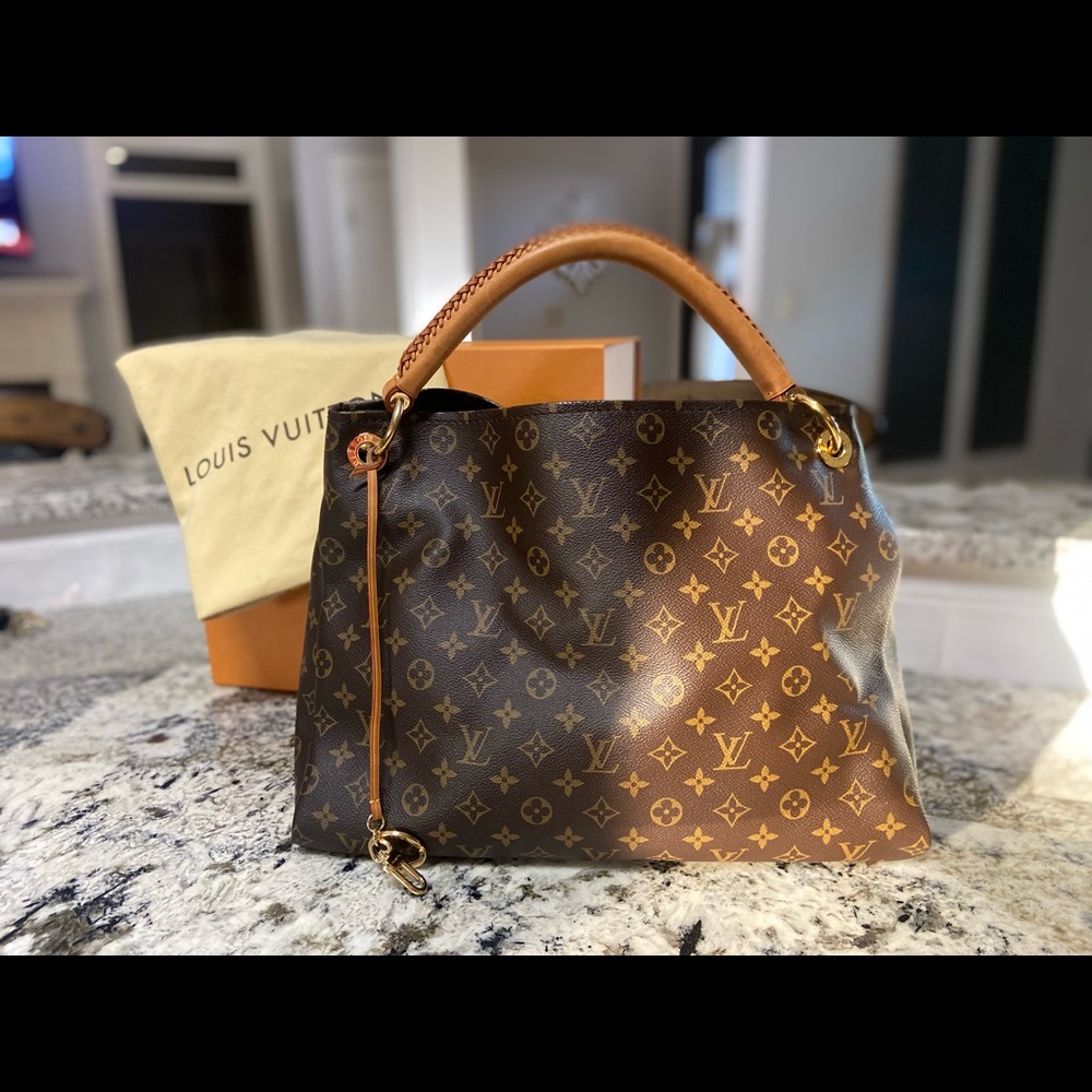 Authentic Louis Vuitton MM Artsy Brown Monogram Canvas Hobo